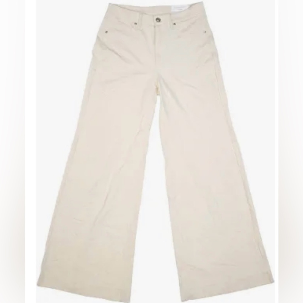 NWT Chico's Womens High Rise Wide Leg 5 Pocket Stretch Dress
Cream Trousers